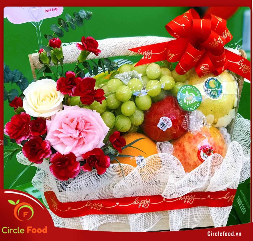 Giỏ hoa bằng trái cây