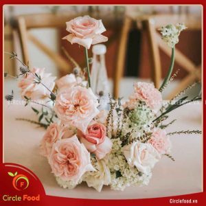 hoa bàn tiệc cưới